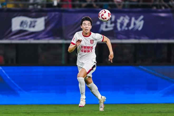 轉(zhuǎn)會費(fèi)最高500萬！元敏誠簽鐵人內(nèi)幕，成都不放人，遼寧三顧茅廬